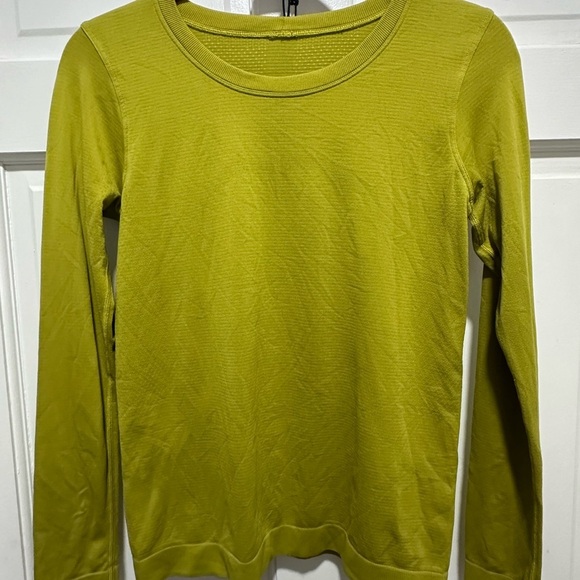 Lululemon swiftly tech long sleeve golden lime size S/M EUC - Picture 4 of 4